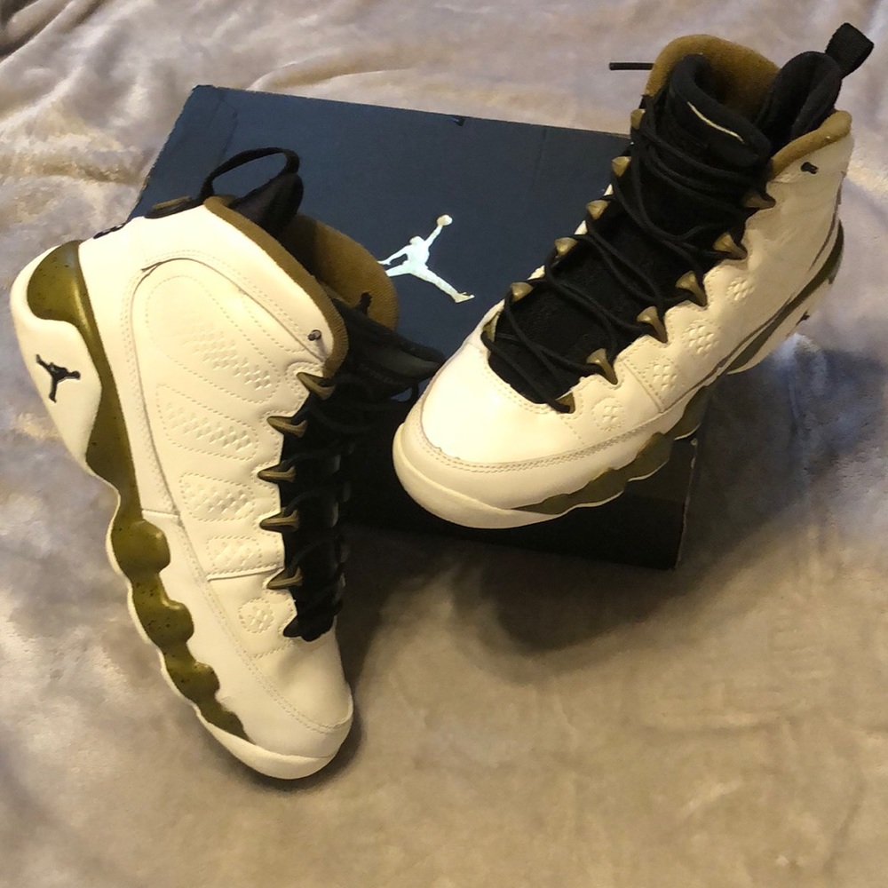 Air Jordan 9 Retro